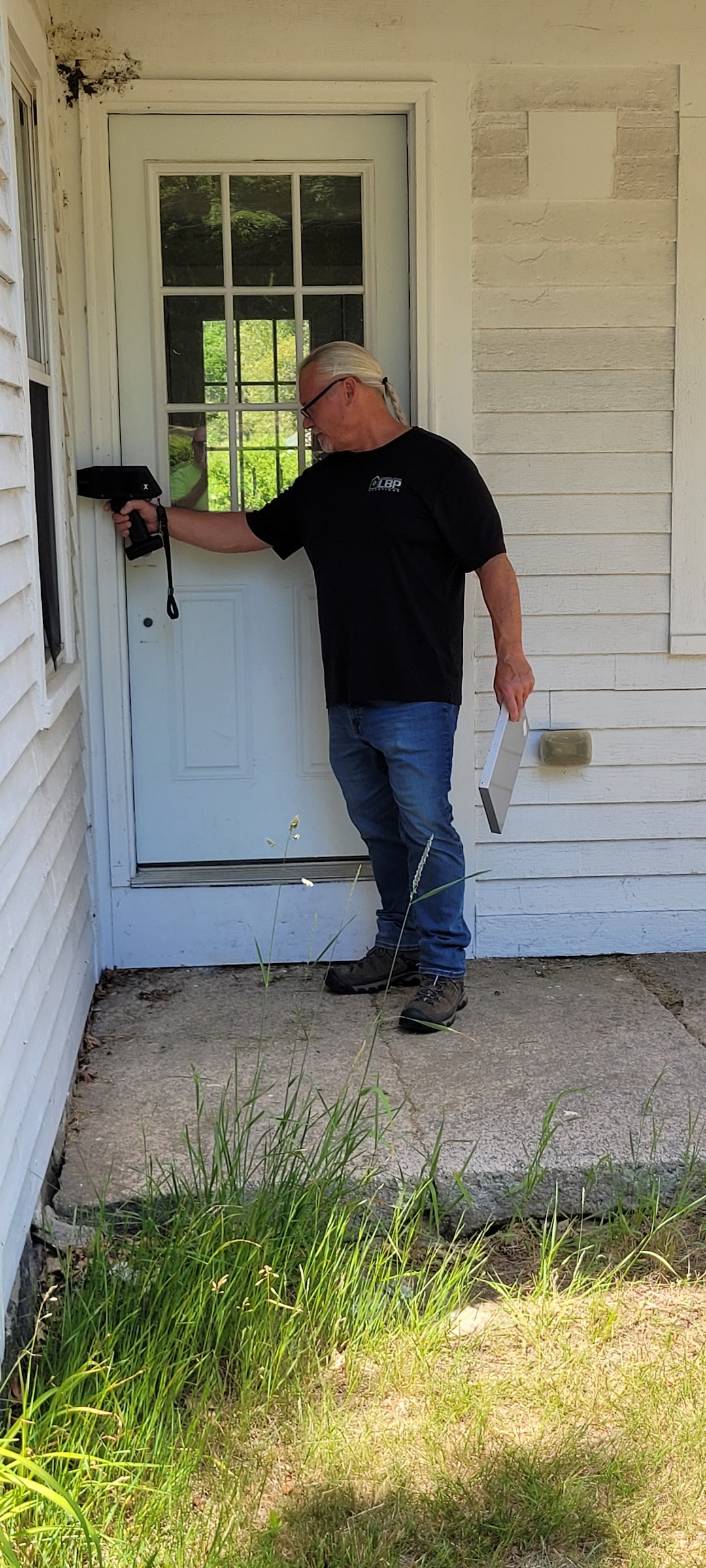 lead-paint-testing-front-door-rental-property